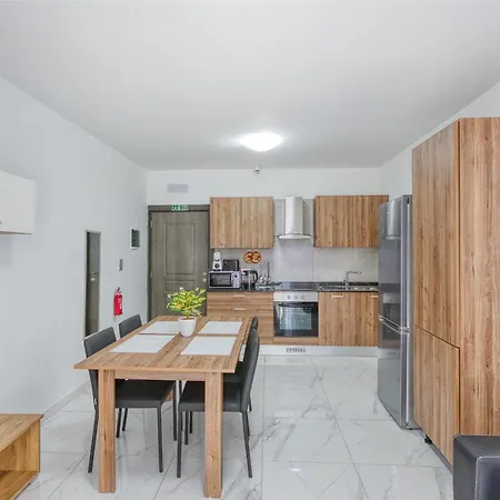 Seafront 2br Fully Equipped With Comfy Bed Qawra By 360 Estates Appartamento St. Paul's Bay