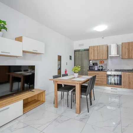 Seafront 2br Fully Equipped With Comfy Bed Qawra By 360 Estates 公寓
