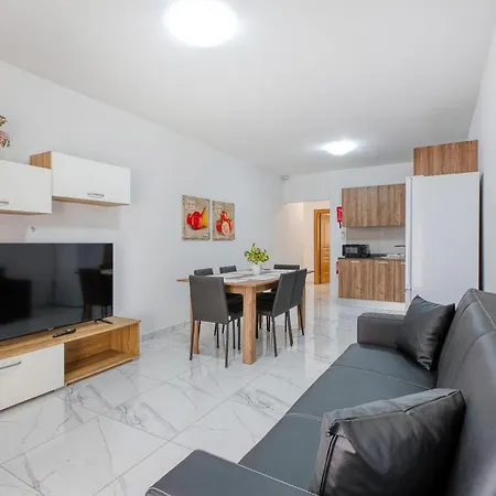 Seafront 2br Fully Equipped With Comfy Bed Qawra By 360 Estates St Paul's Bay